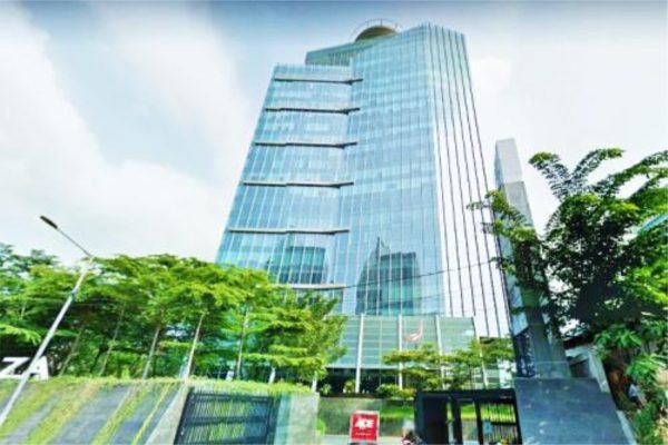 Berada di Sovereign Plaza